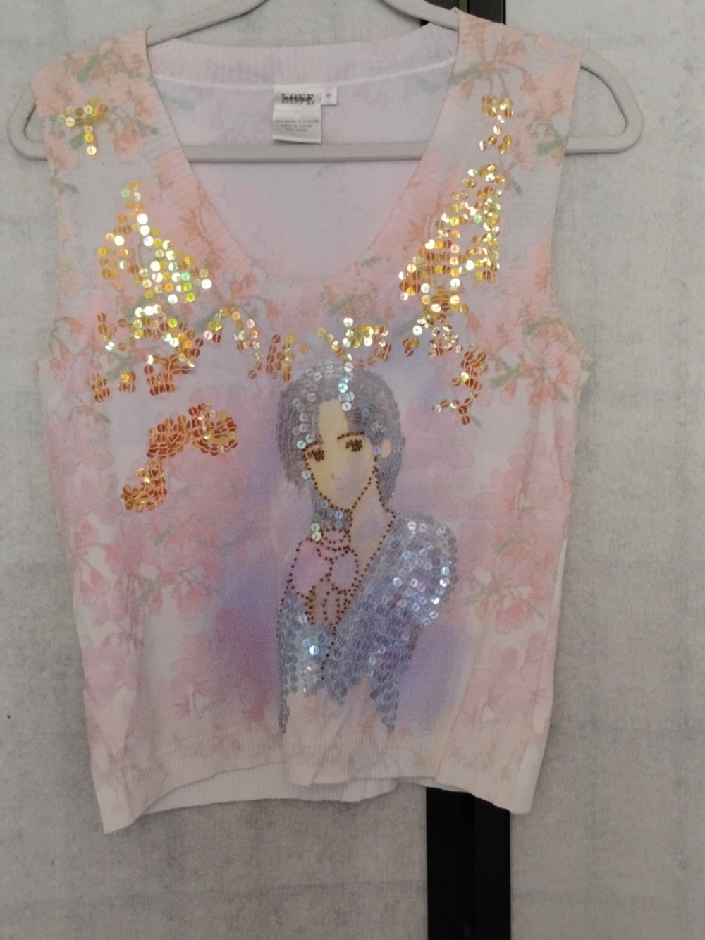 Love Amour- Beautiful Sequinced Sleeveless Top